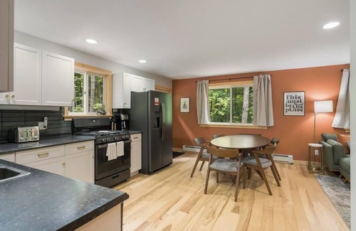 Harbor Springs Casa | Oasis on 10 acres, mins to Boyne