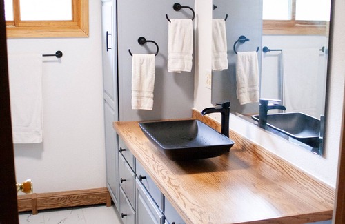 Goodman Casa | Cozy family home on ATV/Snowmobile trails. Kick back and relax after your ride!