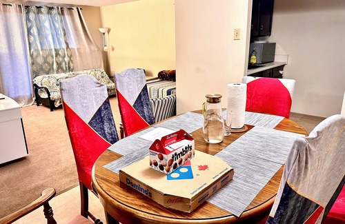 Winnipeg Apartamento | Cozy Family-Friendly 1BR Apartment /Downtown Free Parking,Wi-Fi, Balcony,Laundry