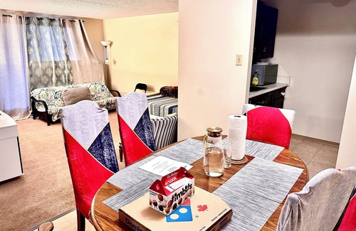 Winnipeg Apartamento | Cozy Family-Friendly 1BR Apartment /Downtown Free Parking,Wi-Fi, Balcony,Laundry