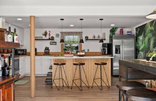 Sarasota Springs Casa | Cozy Family Friendly Newly Remodeled Salt Water Pool Home close Beach/Downtown