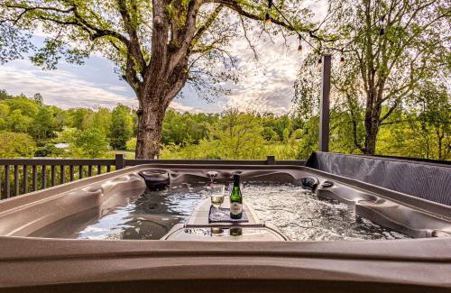 Bryson City Casa | Cozy Family Getaway w Games Hot Tub & Fire Pit