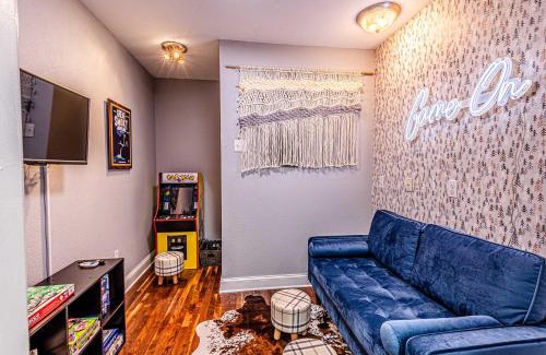 Bryson City Casa | Cozy Family Getaway w Games Hot Tub & Fire Pit