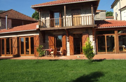 Vinho Casa | Cozy Family Home in Amazing Mountain with piano