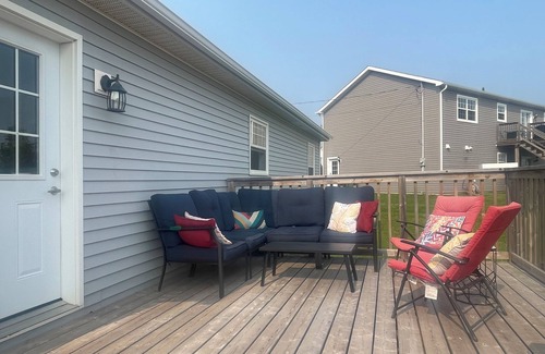 Kensington Casa | Cozy Family Home in the heart of Kensington. Close to all amenities!