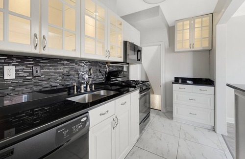 Fairlawn Casa | Cozy Family, Pet-Friendly 3B2B Home in Prime SE DC