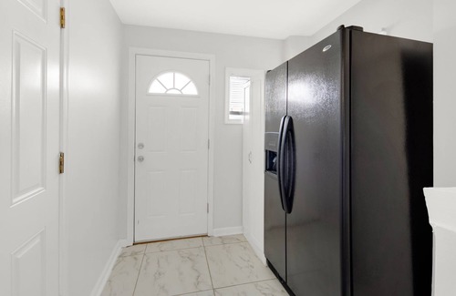Fairlawn Casa | Cozy Family, Pet-Friendly 3B2B Home in Prime SE DC