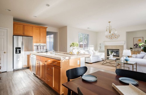 Folsom Casa | Cozy Family Retreat in Gated Community