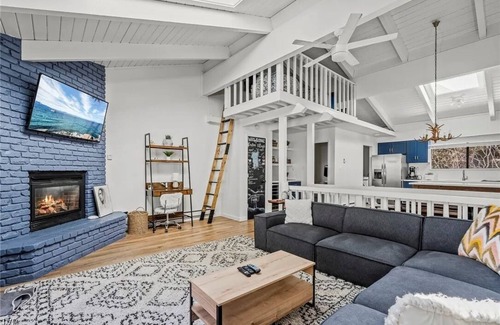 Incline Village Casa | Wrap around deck with outdoor living area!