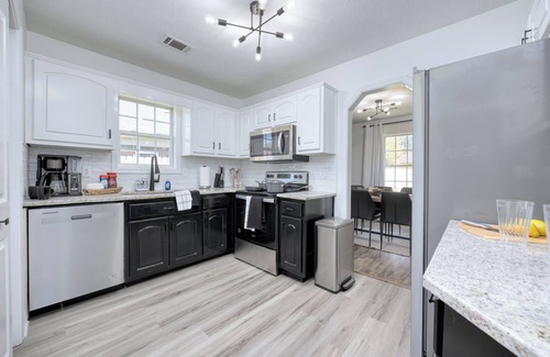 Columbus Casa | Cozy Family-Sized Home Minutes to Ft Moore and Downtown Columbus