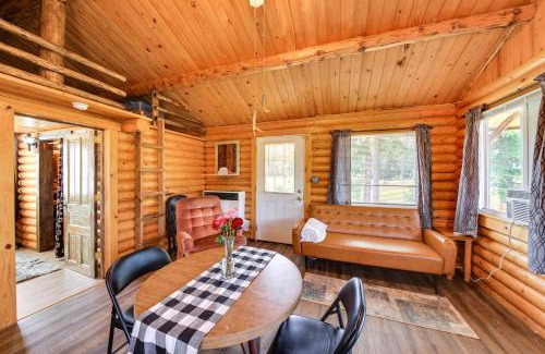 Trout Creek Casa | Cozy Farm Cabin - 9 Mi to Trout Creek!