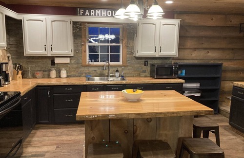Beach Lake Casa | Cozy Farm House in the Upper Delaware Valley. Pet friendly, weekly discount.