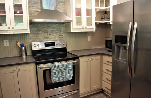 Fayetteville Otro | Cozy Farmhouse, near Lynchburg and Fayetteville