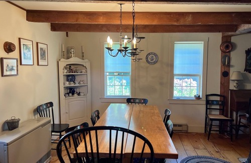 Danbury Casa | Cozy Farmhouse - Private Ragged Mountain Retreat