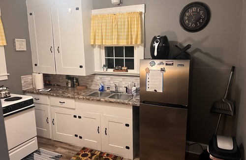 Poland Casa | Cozy, Farmview Bungalow, with Central Location!