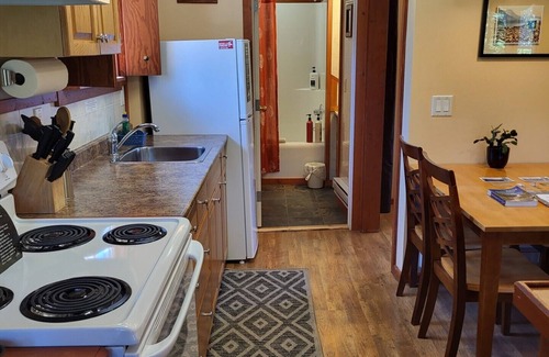 Nordegg Casa | Expanse Cottages - Cabra Blanca