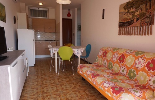 Porto Santa Margherita Apartamento | Acogedor piso con terraza, a 180m de la playa-Beahost