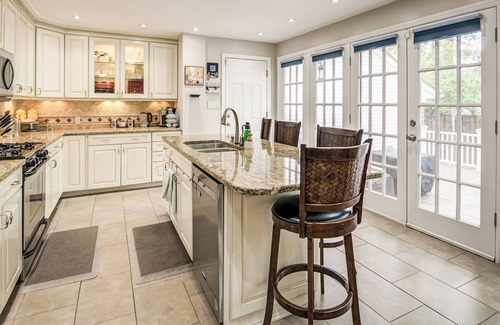 Annandale Casa | Cozy four bedroom Family home in Annandale.