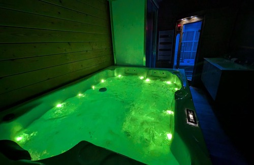 Fougerolles-Saint-Valbert Cabaña | Cabaña con Spa y se admiten mascotas - cerca de Plombières-les-Bains
