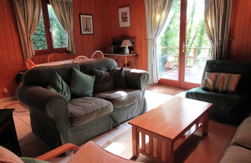 Souillac Chalet De Esquí | Chalet de madera en los bosques del increible valle del Dordoña