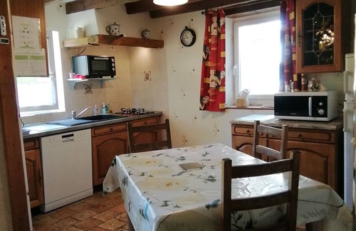 Saint-Hilaire-sur-Benaize Cabaña | Gîte Confortable avec Jardin et Pêche Privée - Saint-Hilaire-sur-Benaize