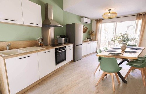 Saint-Paul-Trois-Chateaux Apartamento | Dúplex - patio - 6 personas - pueblo histórico