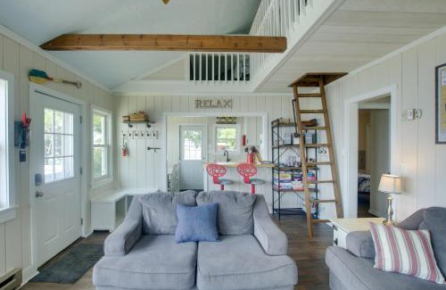 Fremont Casa | Cozy Fremont Cottage on Lake Poygan and Fishing Dock