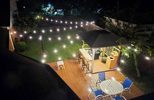 Klein Apartamento | Cozy French Getaway! With full kitchen, workspace, treadmill and grill.