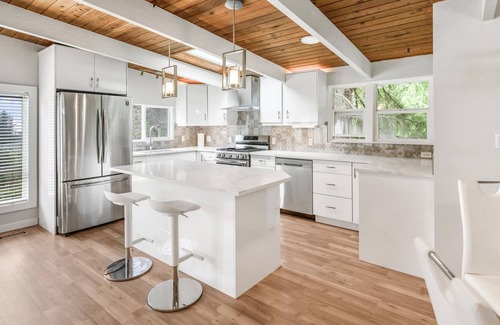 Canyon Heights Casa | Cozy fully furnished home with patio and games room