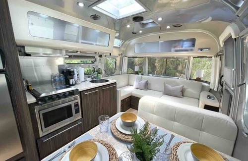 Whitemarsh Island Casa | Cozy & Fun Airstream Glamper Near Downtown & Beach