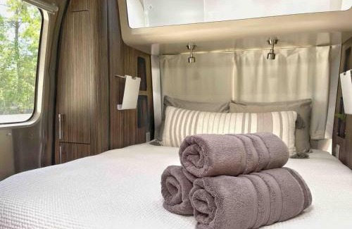 Savannah Otro | Cozy & Fun Airstream Camper Near Downtown & Beach