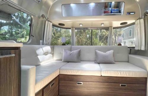 Savannah Otro | Cozy & Fun Airstream Camper Near Downtown & Beach