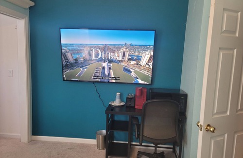 Brentwood Casa | Cozy Furnished Bedroom with Private Bath in Prime Location house