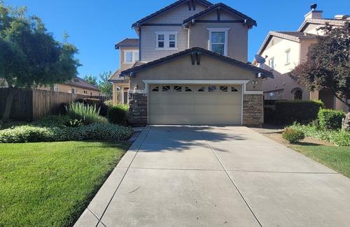 Brentwood Casa | Cozy Furnished Bedroom with Private Bath in Prime Location house