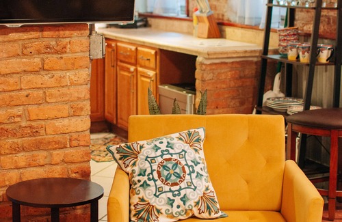 Riverwest Apartamento | Cozy Garden Apartment in Eclectic Riverwest