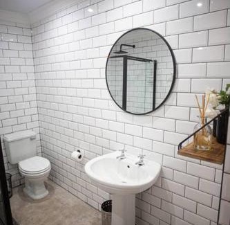 Queenswood Apartamento | Cozy Garden Cottage with Solar Power