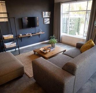 Queenswood Apartamento | Cozy Garden Cottage with Solar Power