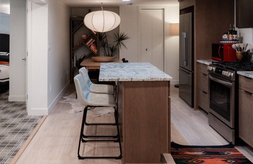 Summit - University Apartamento | Cozy Garden Level Suite in Historic Saint Paul Cathedral Hill