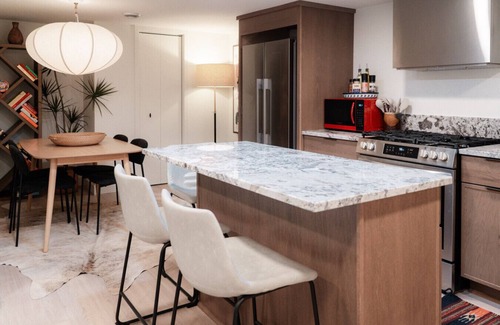 Summit - University Apartamento | Cozy Garden Level Suite in Historic Saint Paul Cathedral Hill