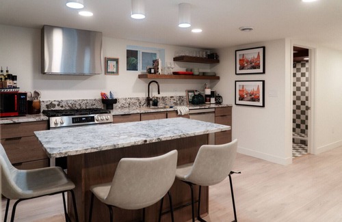 Summit - University Apartamento | Cozy Garden Level Suite in Historic Saint Paul Cathedral Hill