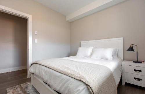 Langford Apartamento | Cozy Garden Suite with Hot Tub and Perfectly Located