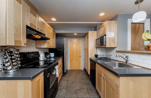 Hastings Casa | COZY GARDEN SUITE ON TRINITY STREET