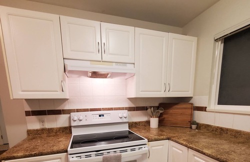 Langley Casa | *Cozy Garden Suite, with private entrance in beautiful & quiet neighbourhood *