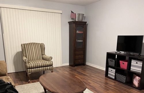 Croasdaile Farm Master Casa | Cozy Garden Townhome Near Hospitals and Downtown