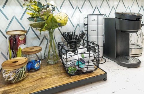Berkley Casa | Cozy Gem, Hot Tub, close to downtown Berkley shops and restaurants