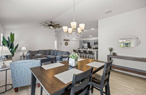 Sumter County Casa | Cozy Gem near Eastport (Golfcart Included)