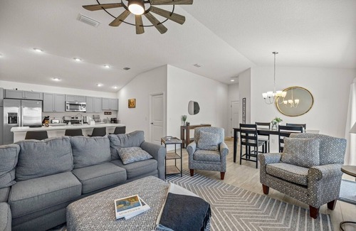 Sumter County Casa | Cozy Gem near Eastport (Golfcart Included)