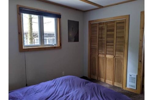 Centre Hastings Cabaña | Cozy gem on the water!