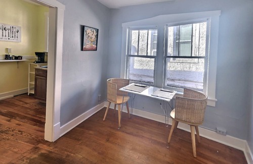 Germantown Apartamento | Cozy Germantown Haven walking distance to many restaurants