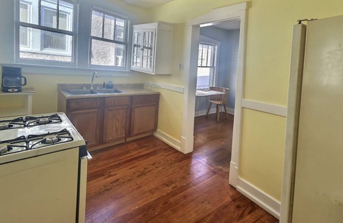 Germantown Apartamento | Cozy Germantown Haven walking distance to many restaurants